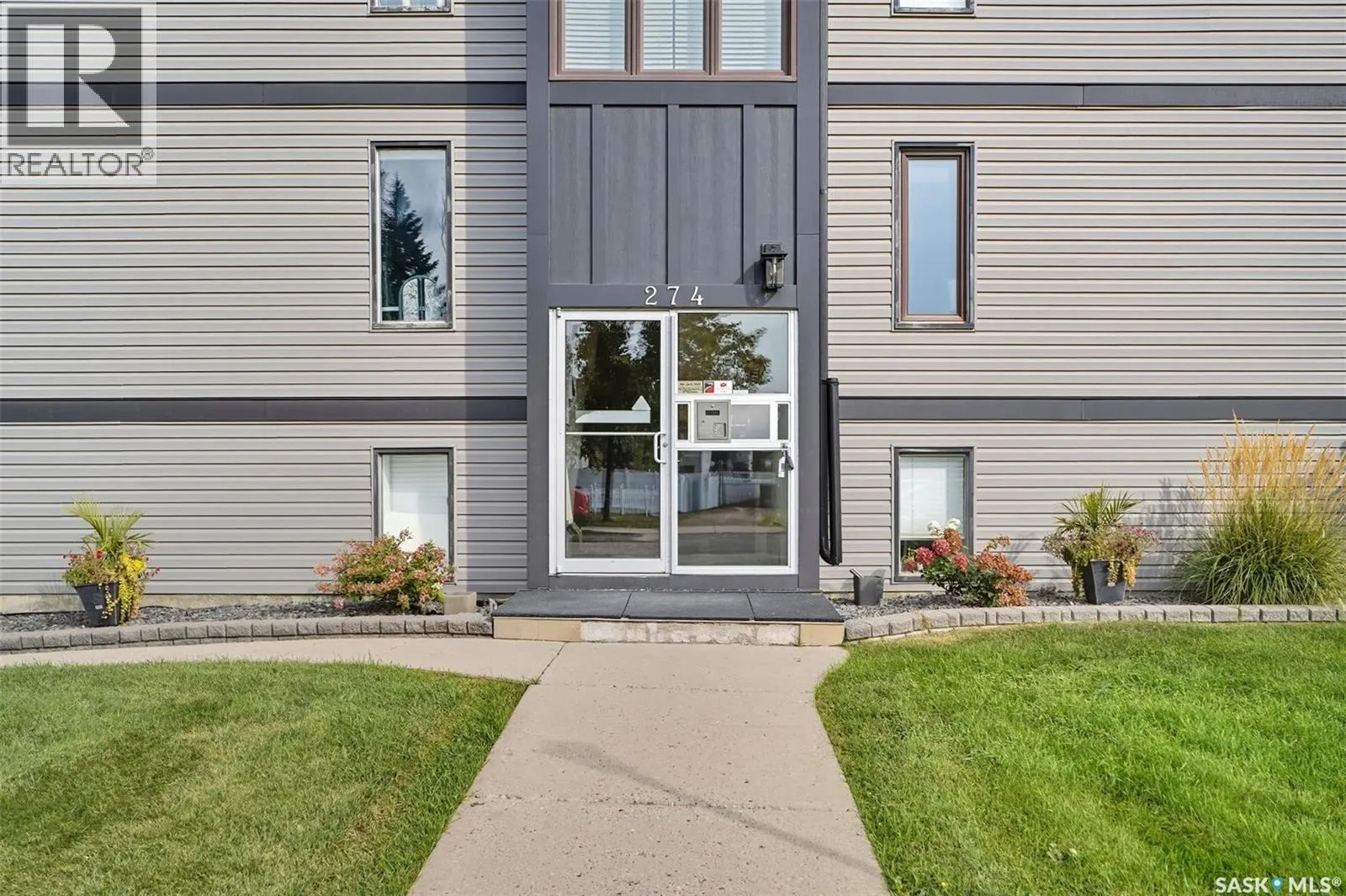 3 274 Pinehouse DRIVE