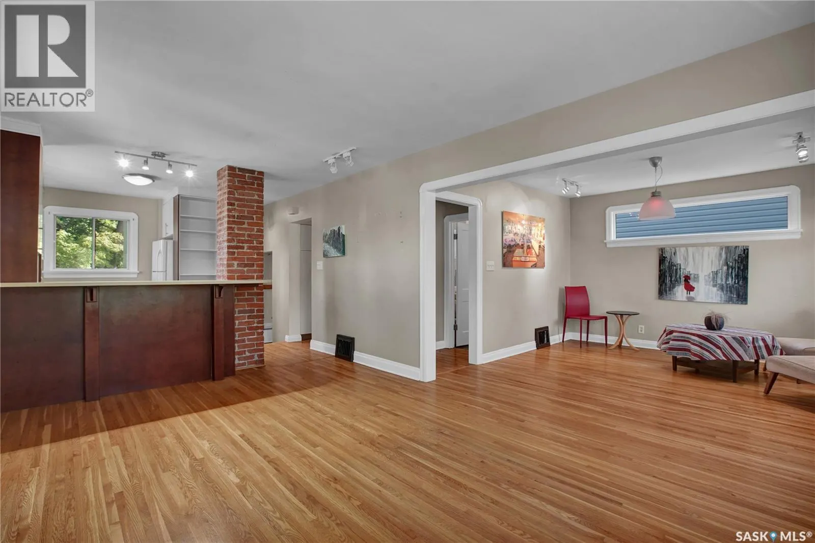 1301 Broadway AVENUE