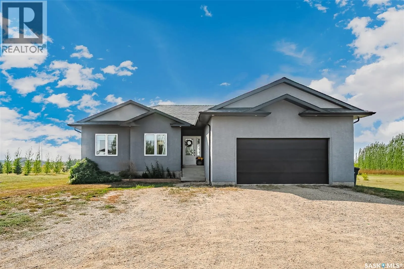 25 South Country ROAD