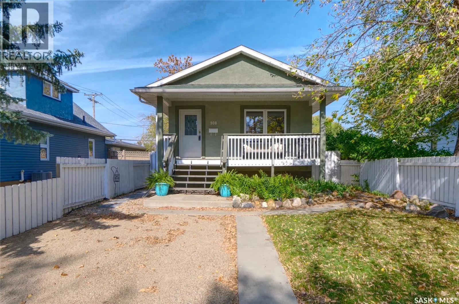 908 Stadacona STREET E