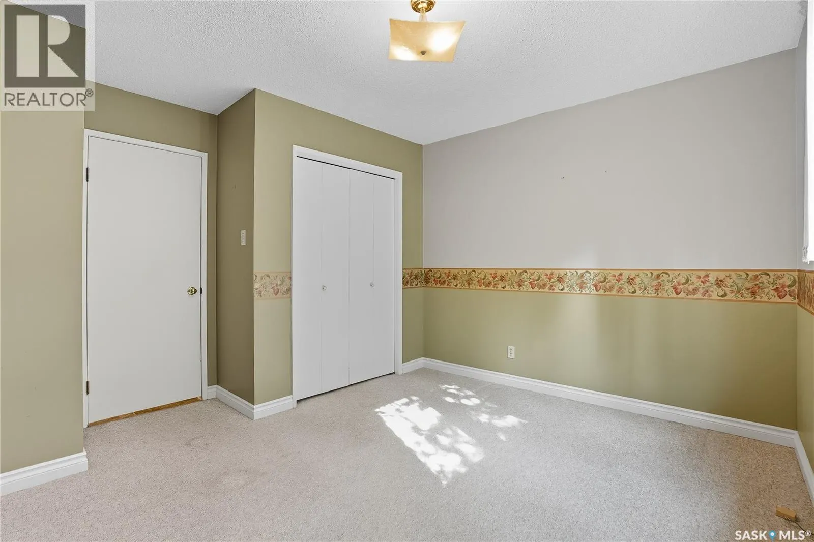 30 CHAMPLIN CRESCENT
