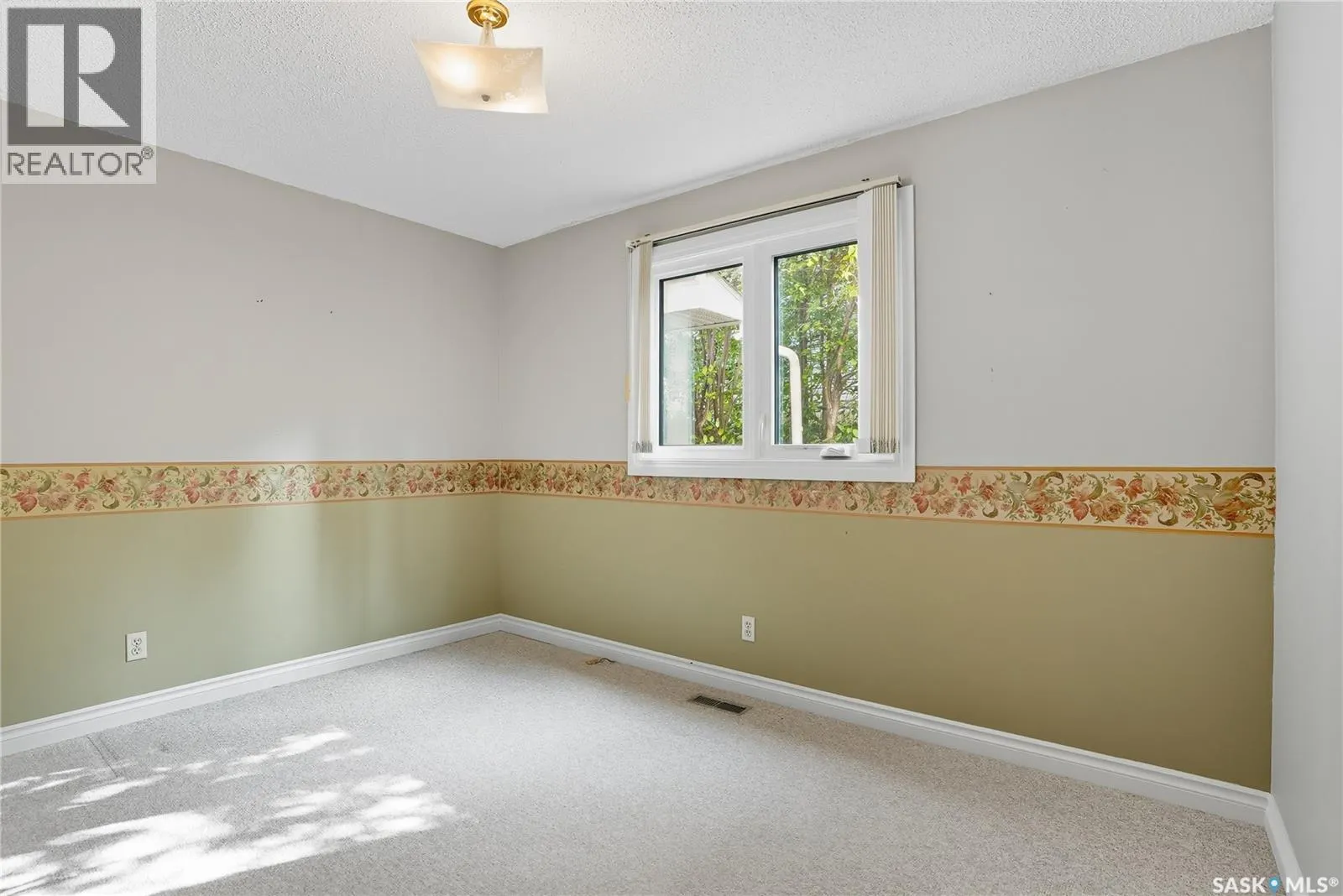 30 CHAMPLIN CRESCENT