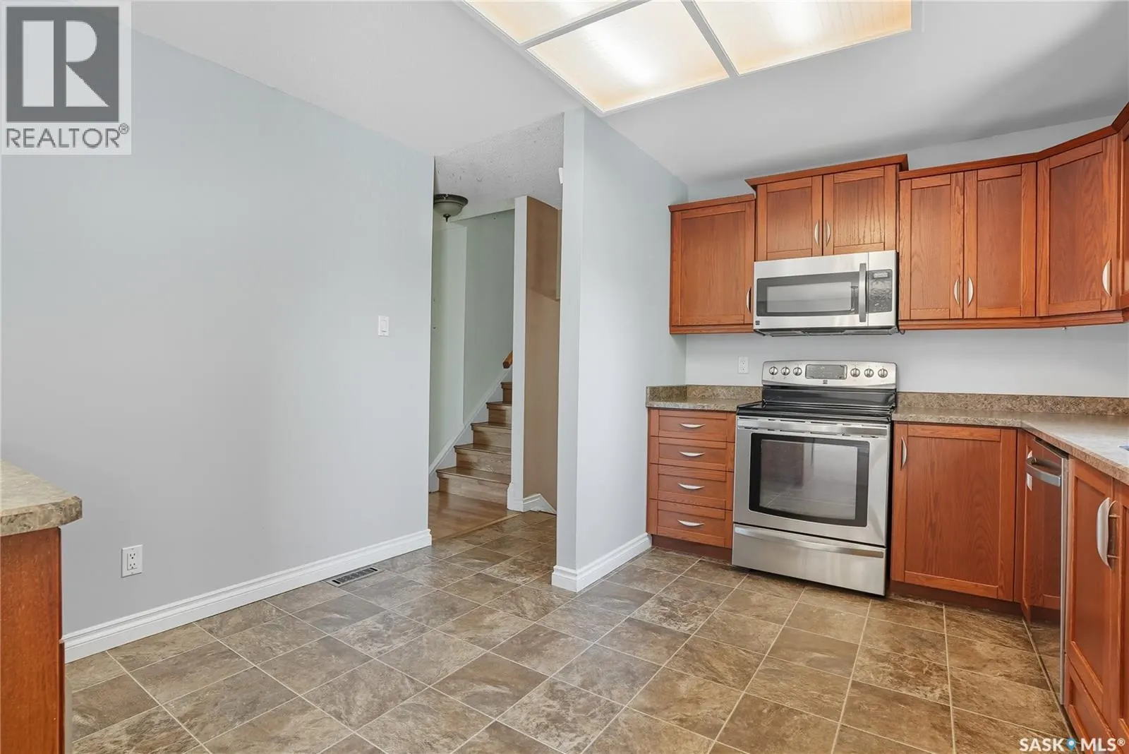 30 CHAMPLIN CRESCENT