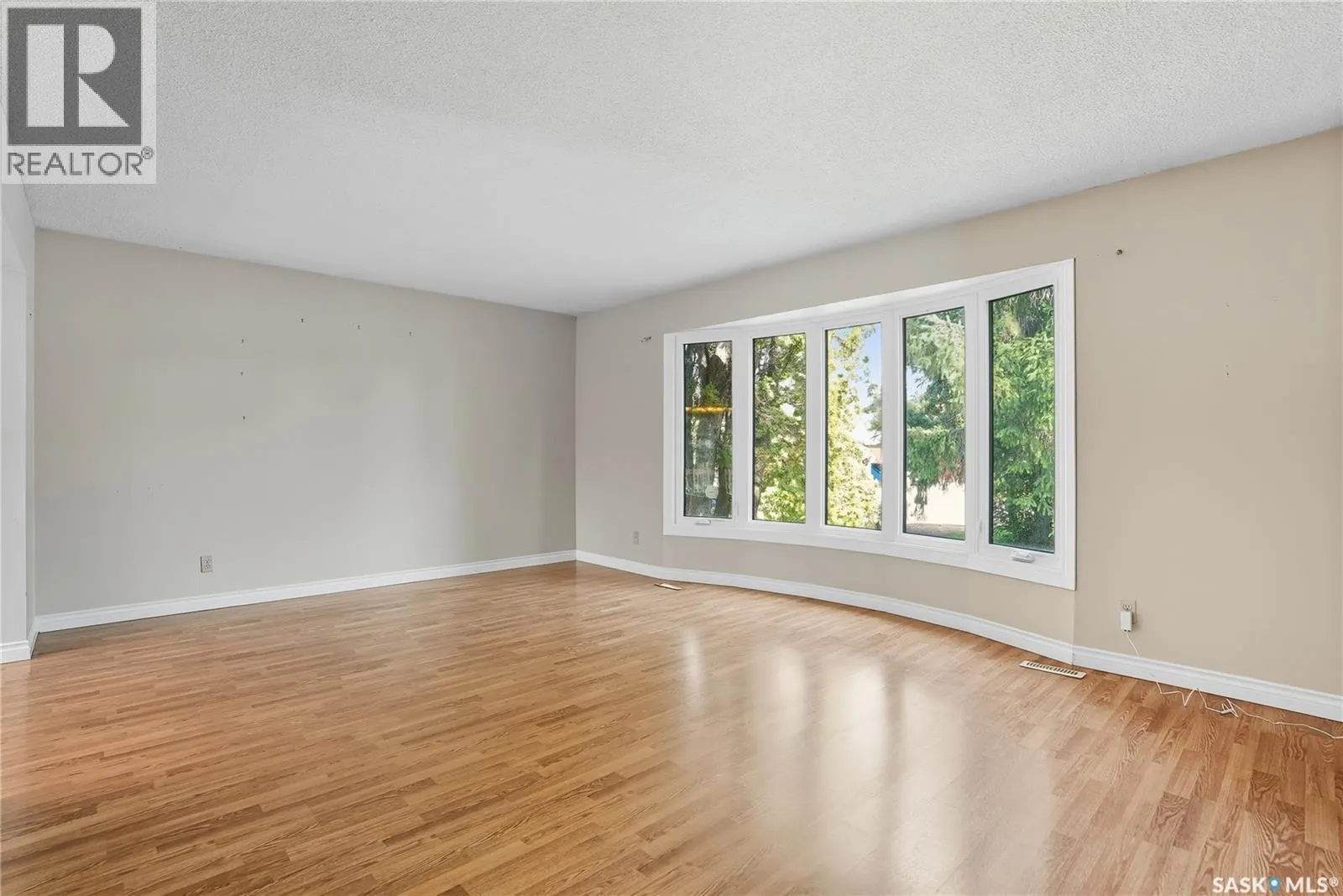 30 CHAMPLIN CRESCENT