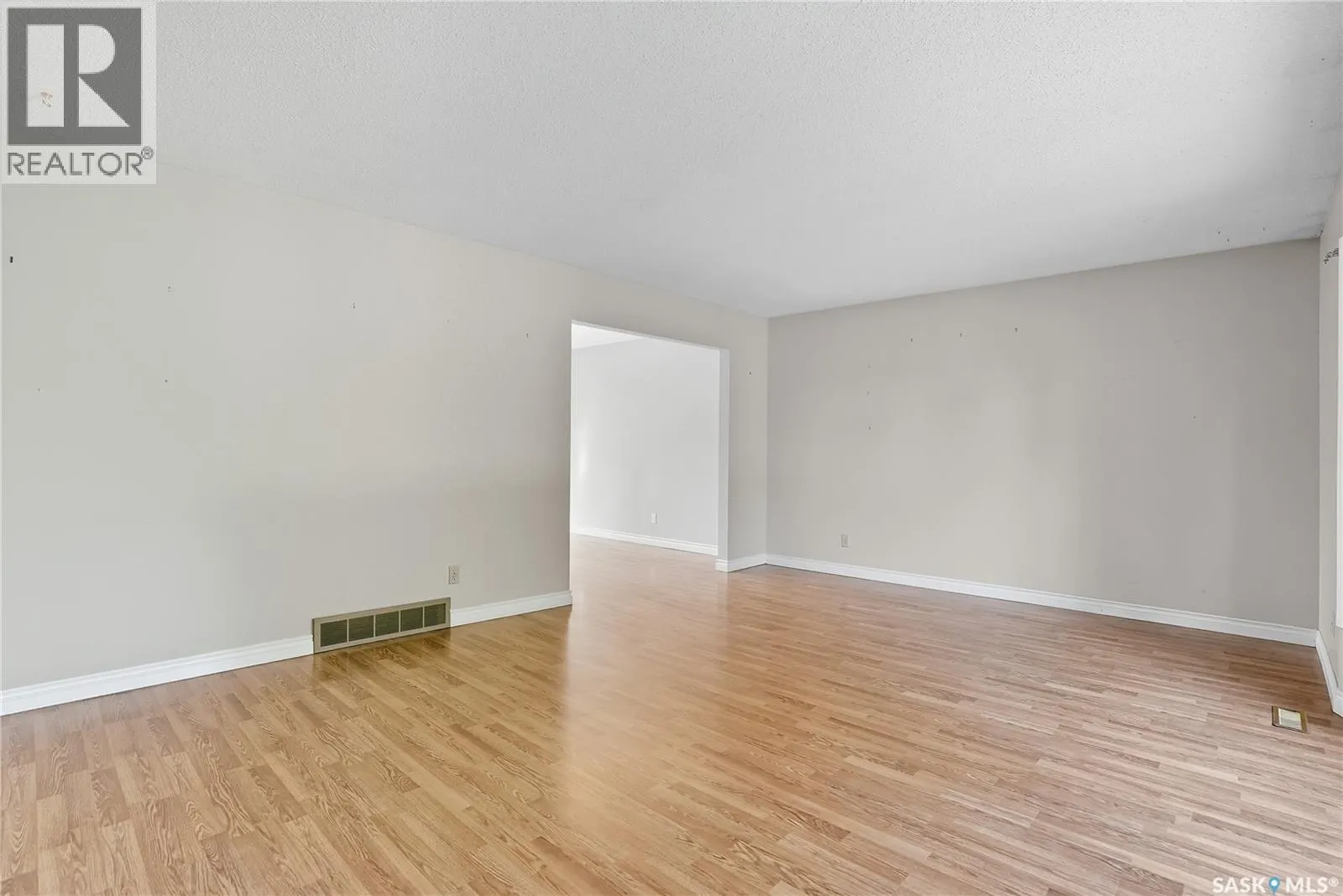 30 CHAMPLIN CRESCENT