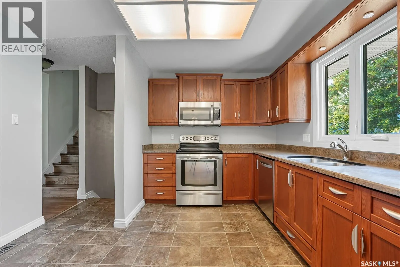 30 CHAMPLIN CRESCENT