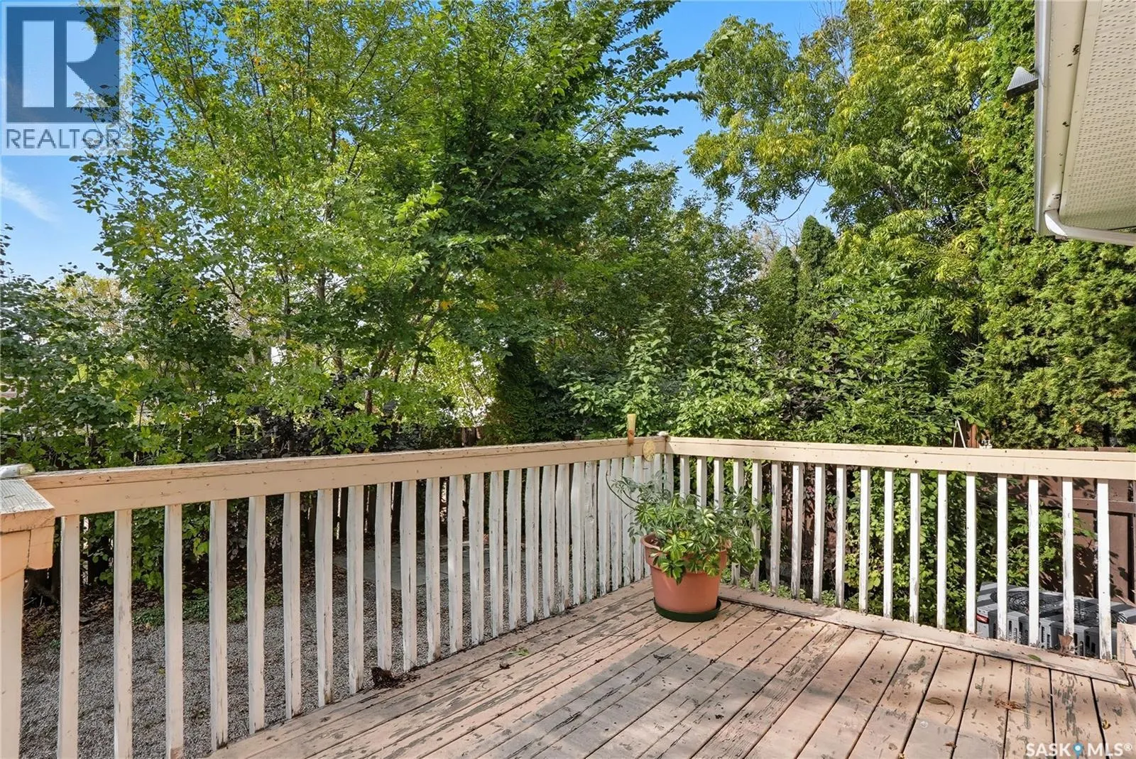 30 CHAMPLIN CRESCENT