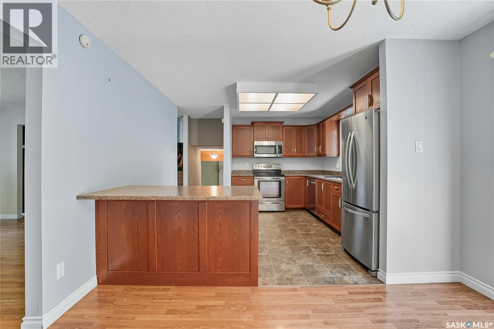 30 CHAMPLIN CRESCENT