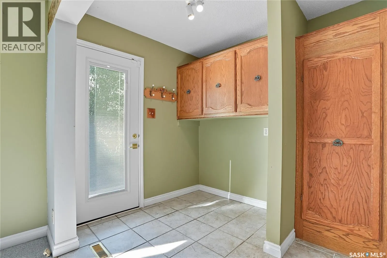 30 CHAMPLIN CRESCENT