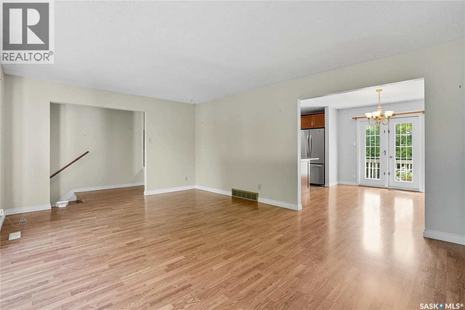 30 CHAMPLIN CRESCENT