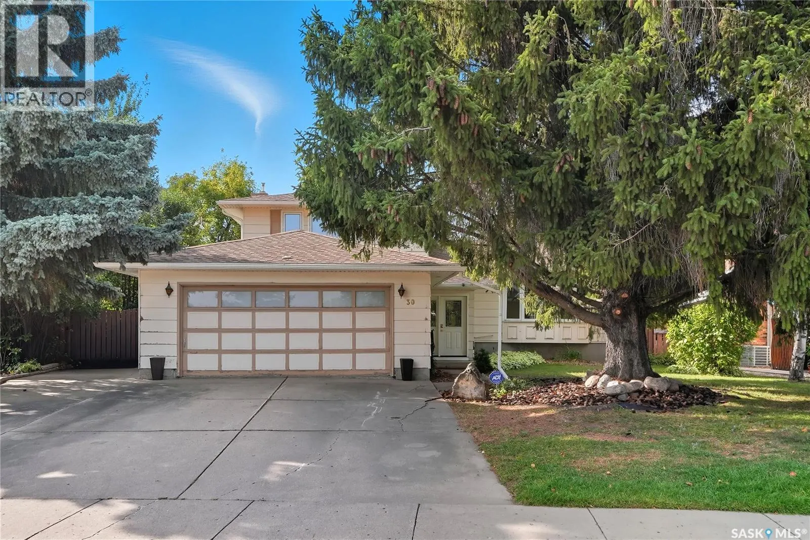 30 CHAMPLIN CRESCENT