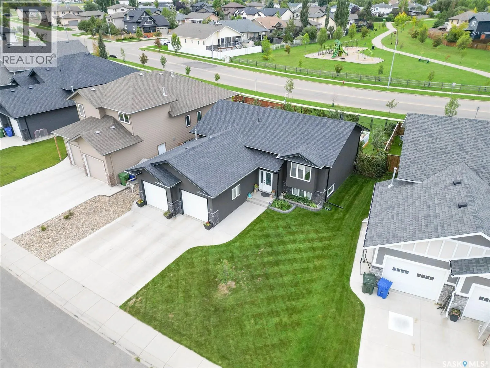 33 Smiley DRIVE
