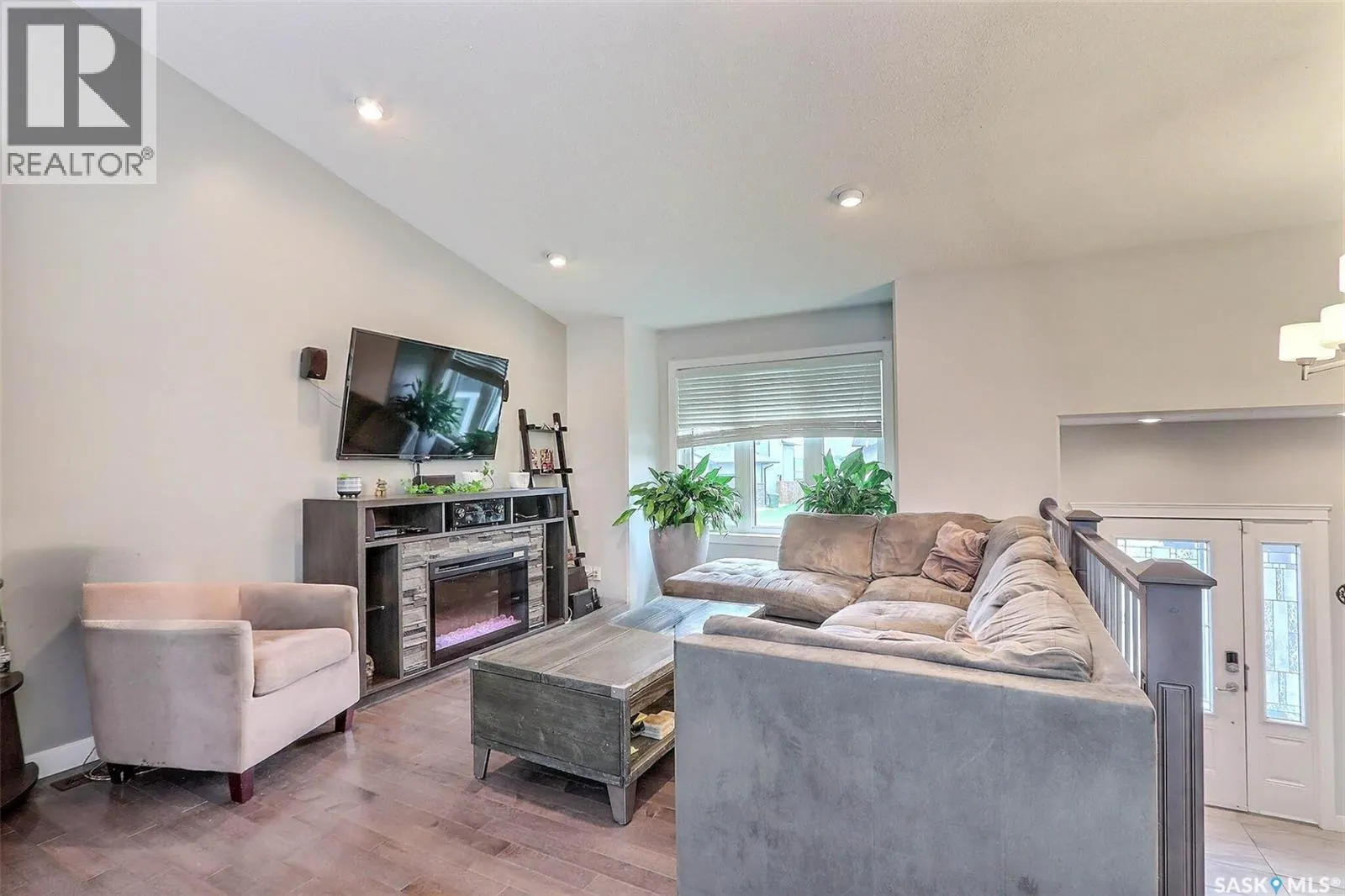 33 Smiley DRIVE