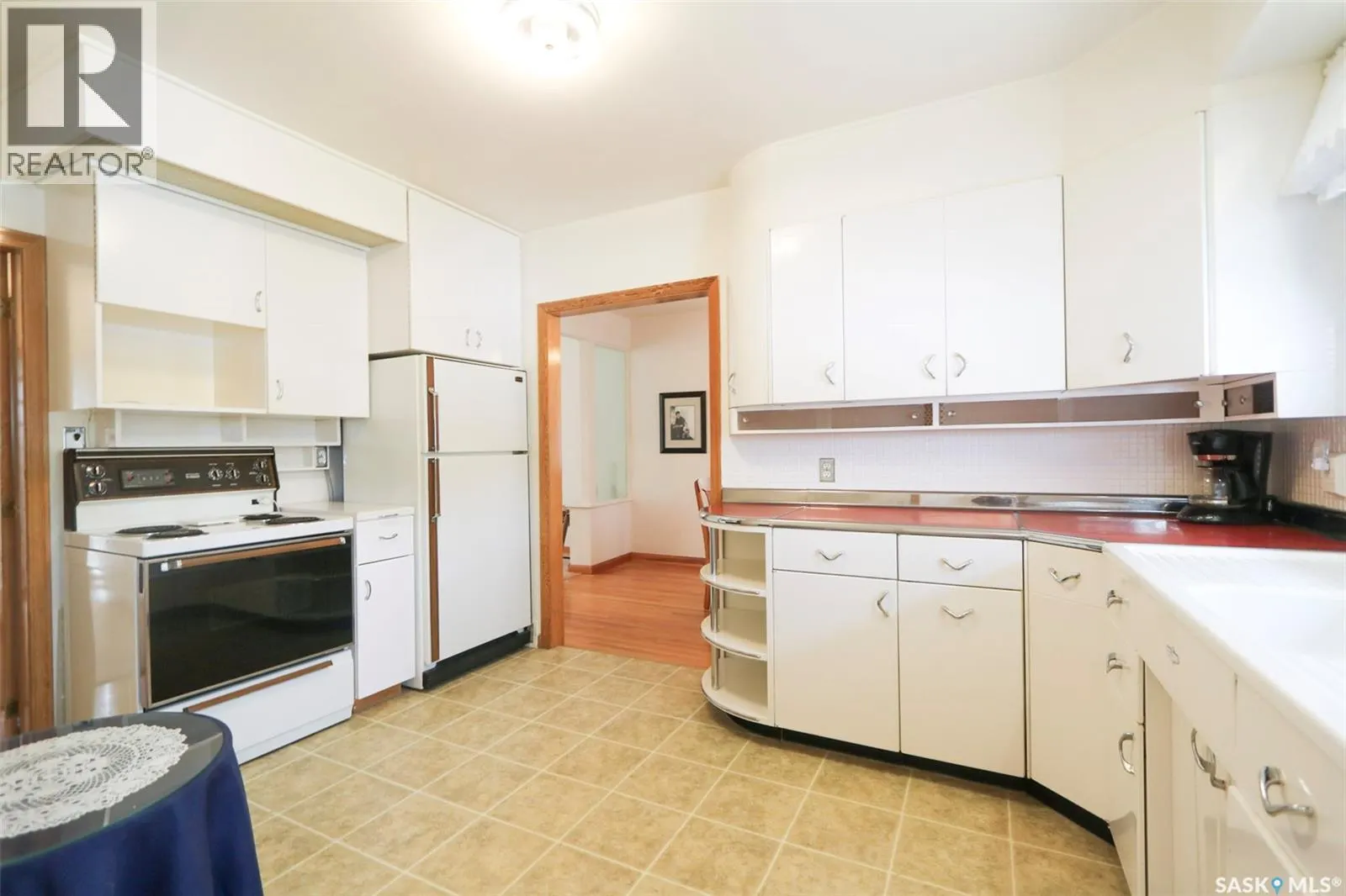 202 Third AVENUE S
