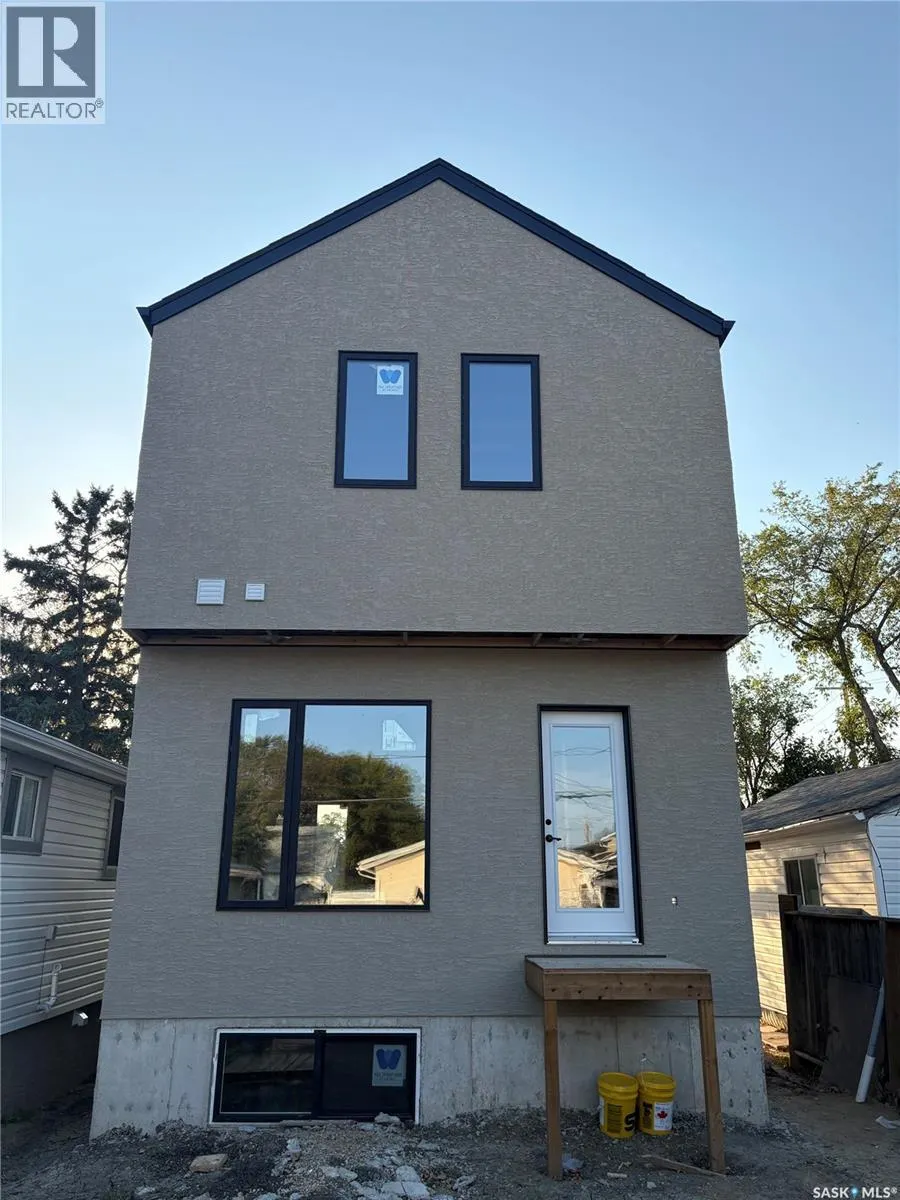 405 St John STREET