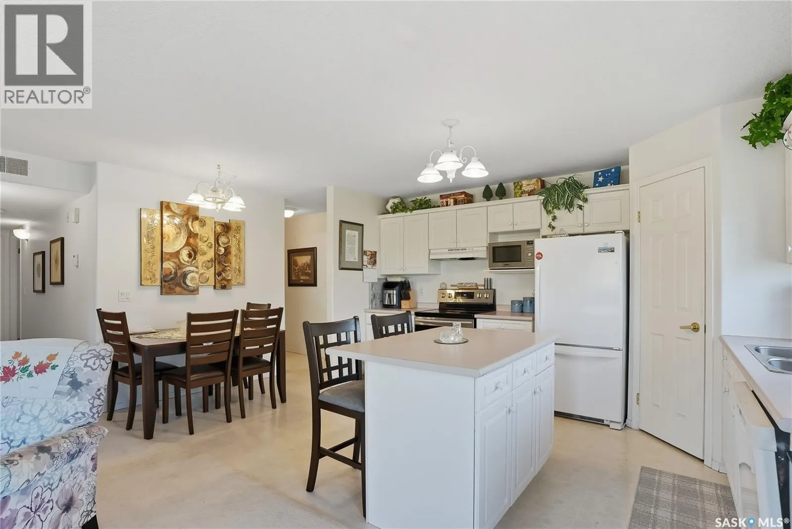 302 934 Heritage VIEW