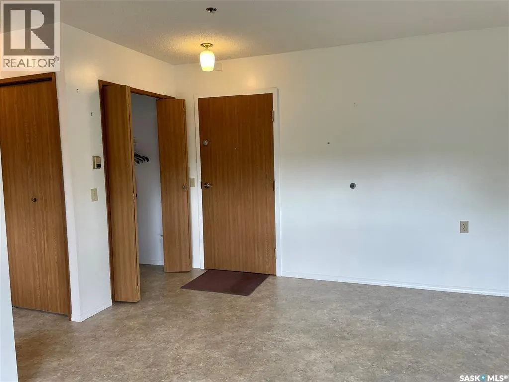 208 102 Manor DRIVE