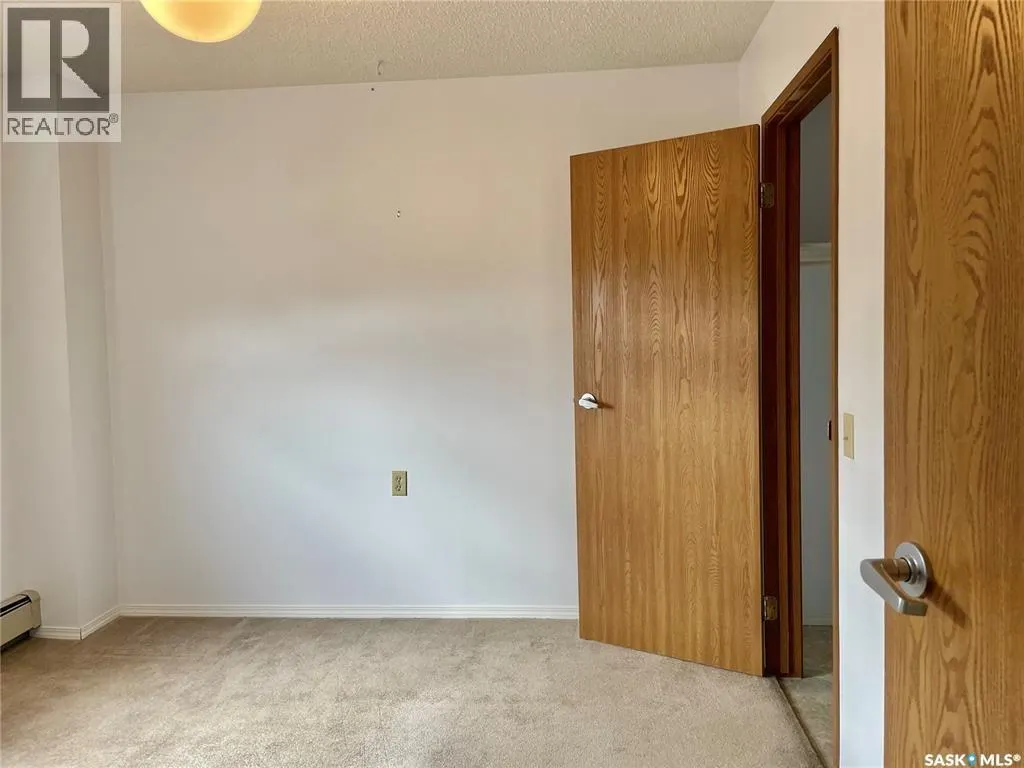 208 102 Manor DRIVE
