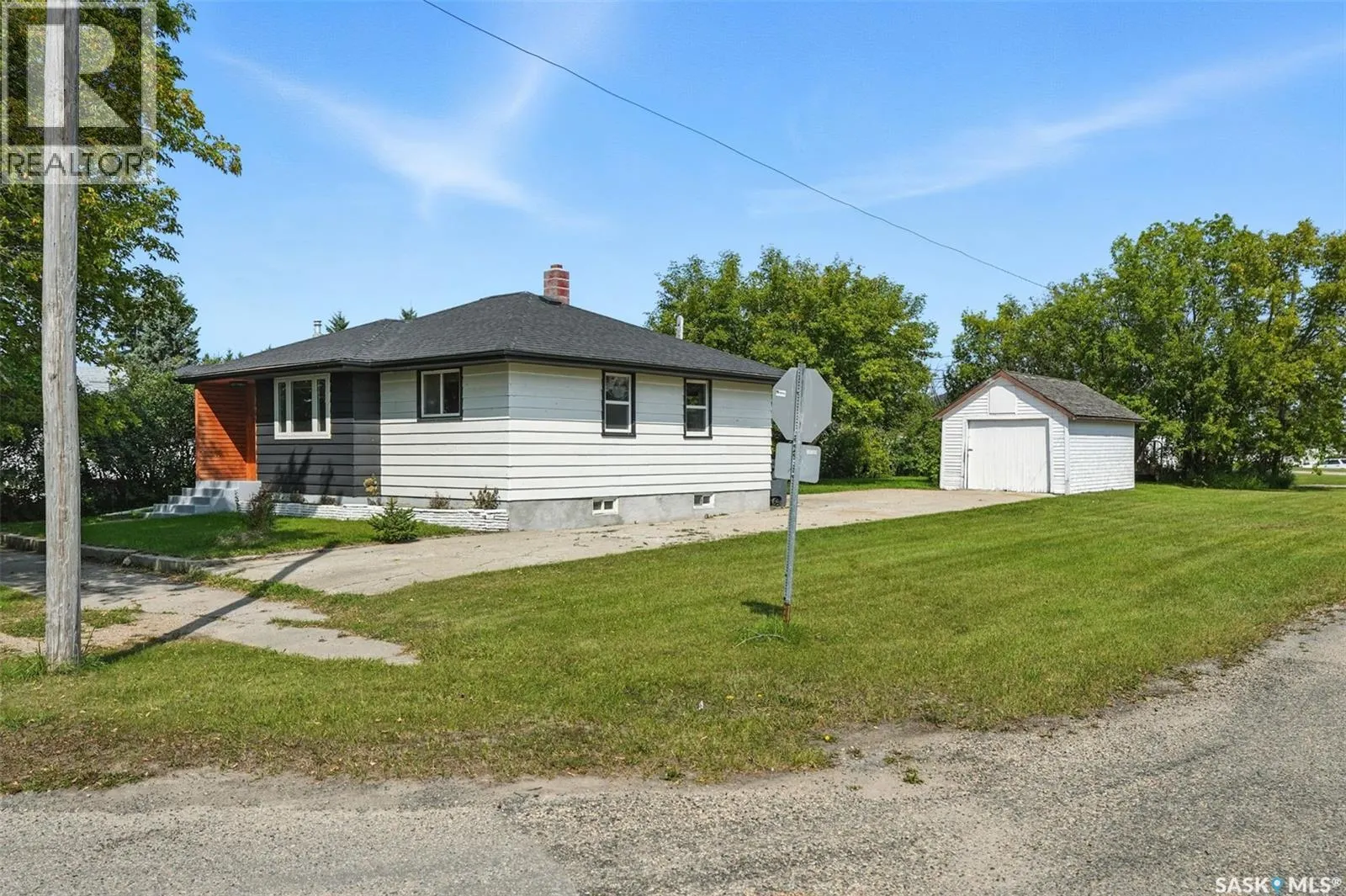 301 3rd AVENUE W