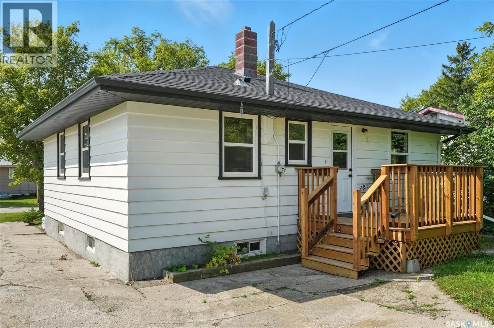 301 3rd AVENUE W