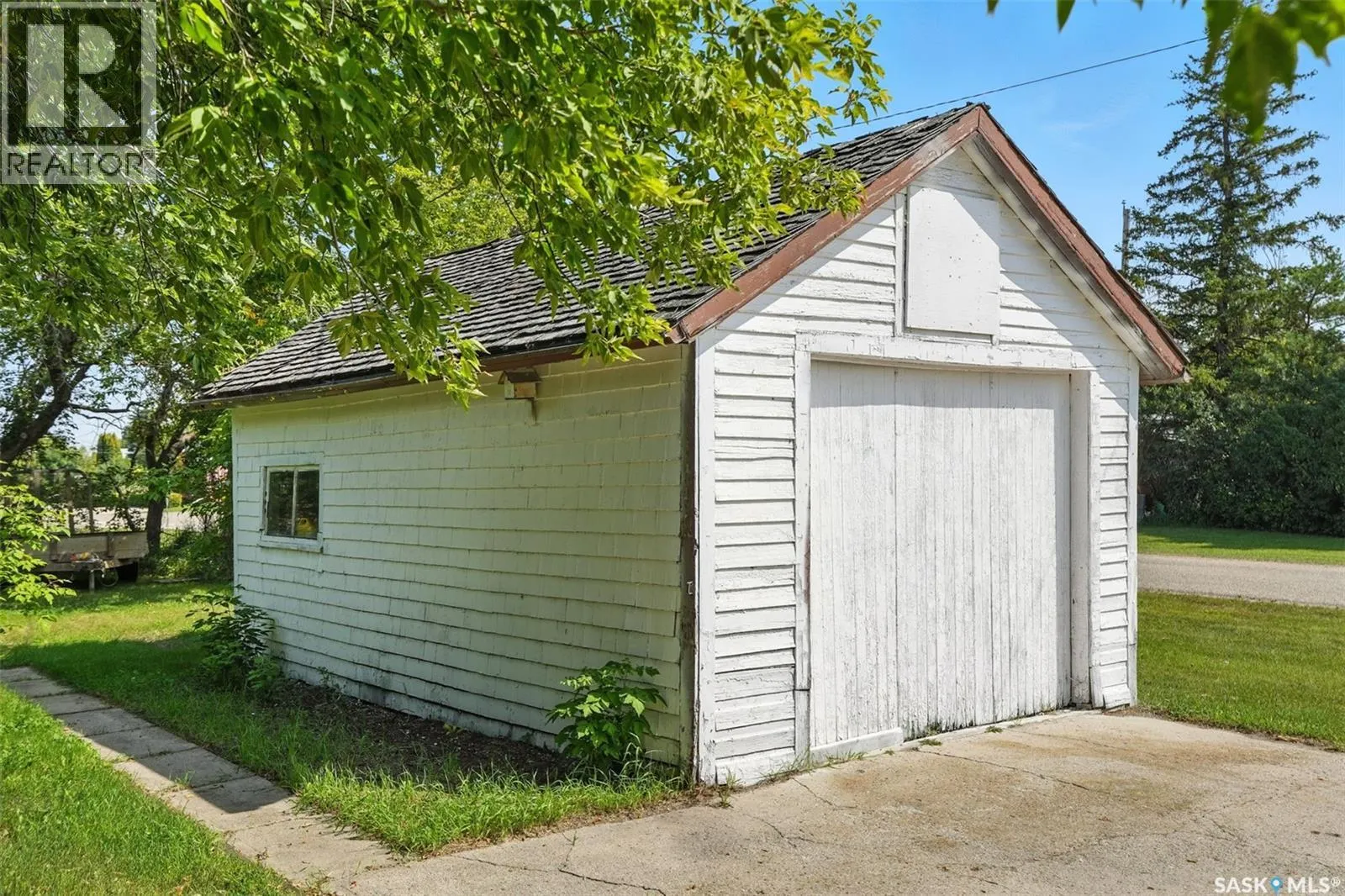 301 3rd AVENUE W