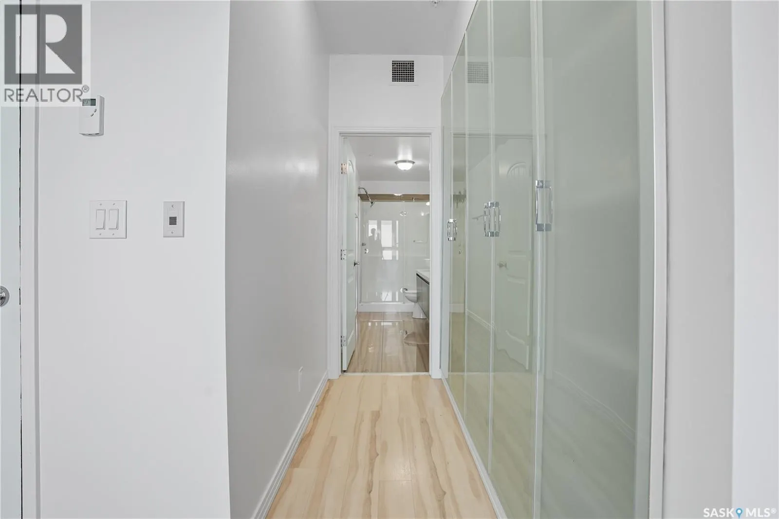 111 223 Evergreen SQUARE