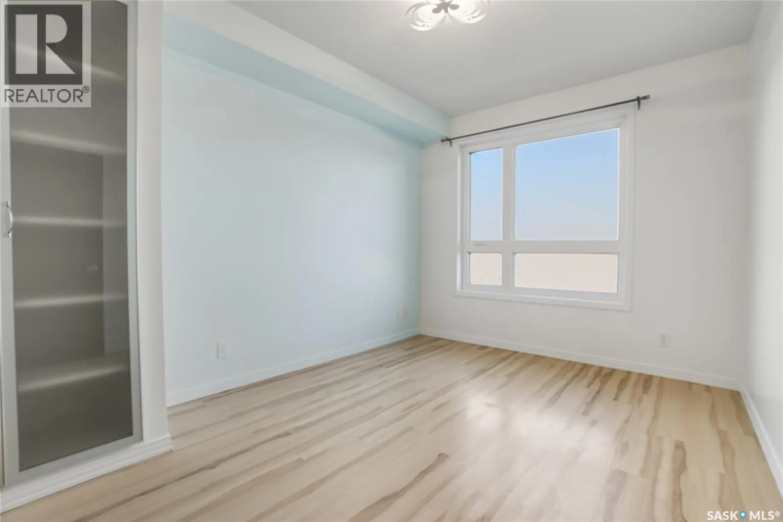 111 223 Evergreen SQUARE