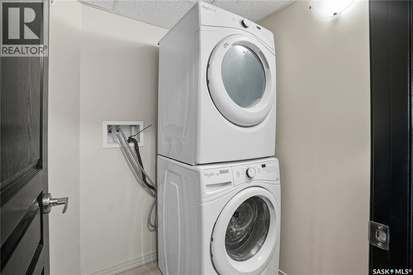 111 223 Evergreen SQUARE