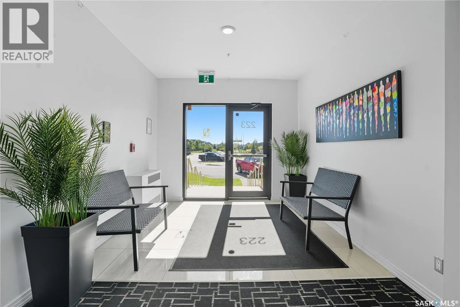 111 223 Evergreen SQUARE