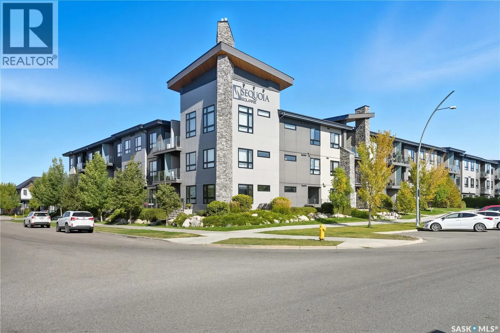 111 223 Evergreen SQUARE