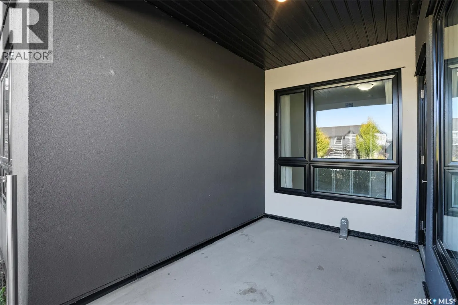 111 223 Evergreen SQUARE