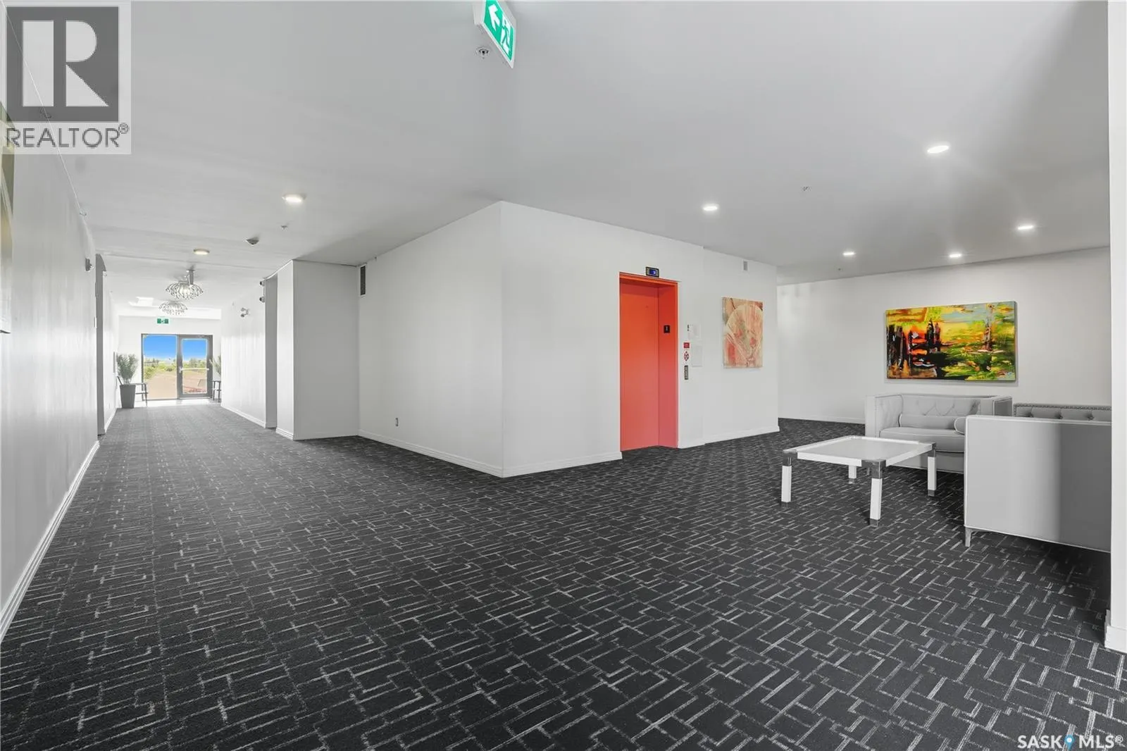111 223 Evergreen SQUARE