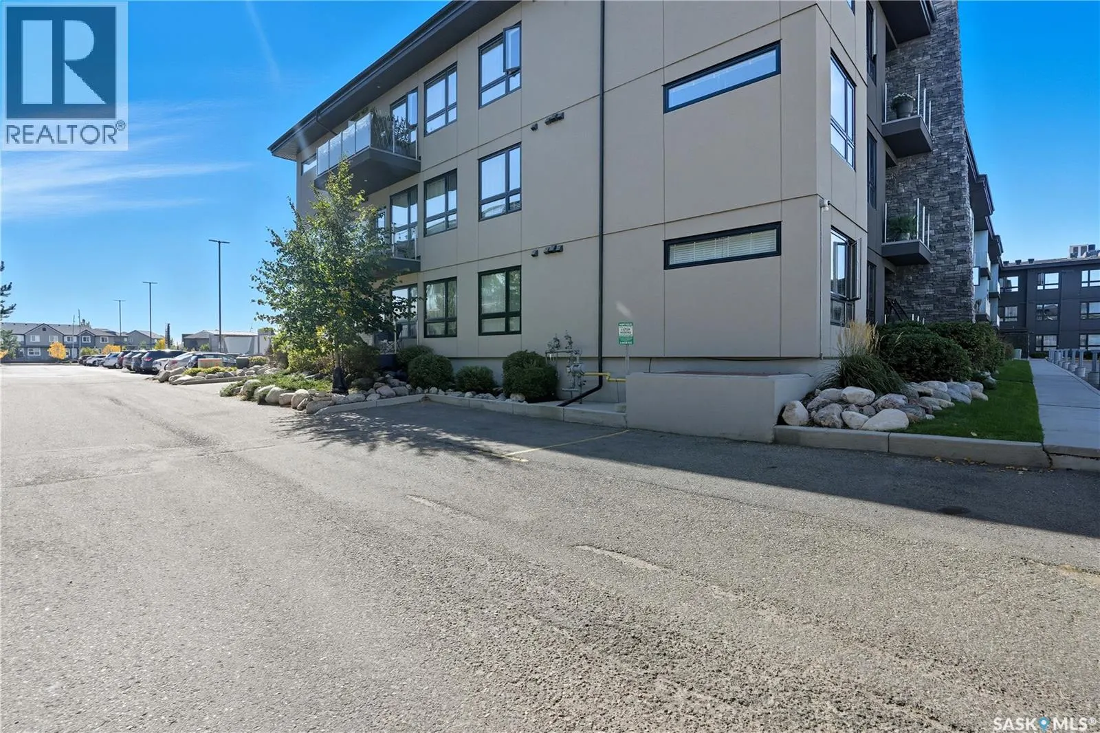 111 223 Evergreen SQUARE