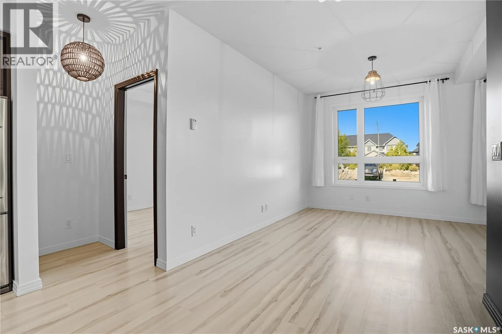 111 223 Evergreen SQUARE