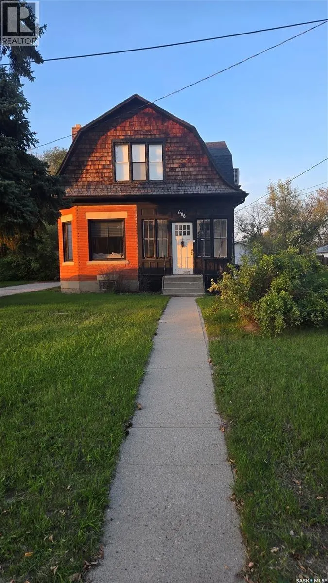 608 Walsh AVENUE