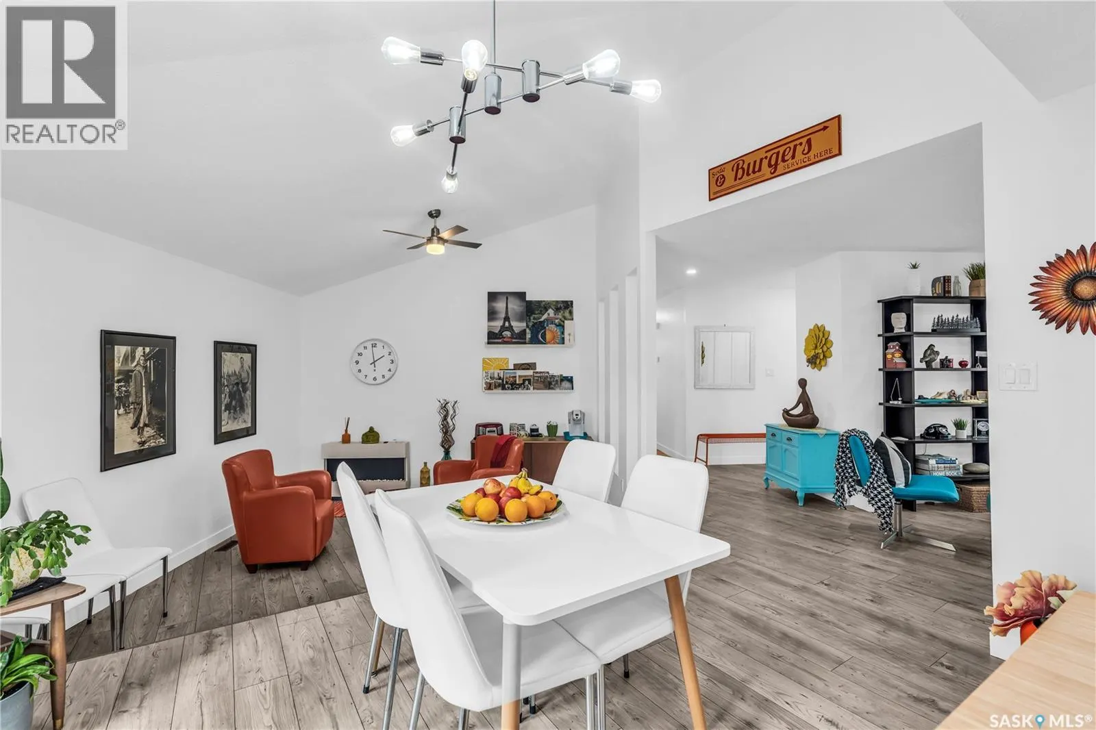 2302 Meadow Lark LANE