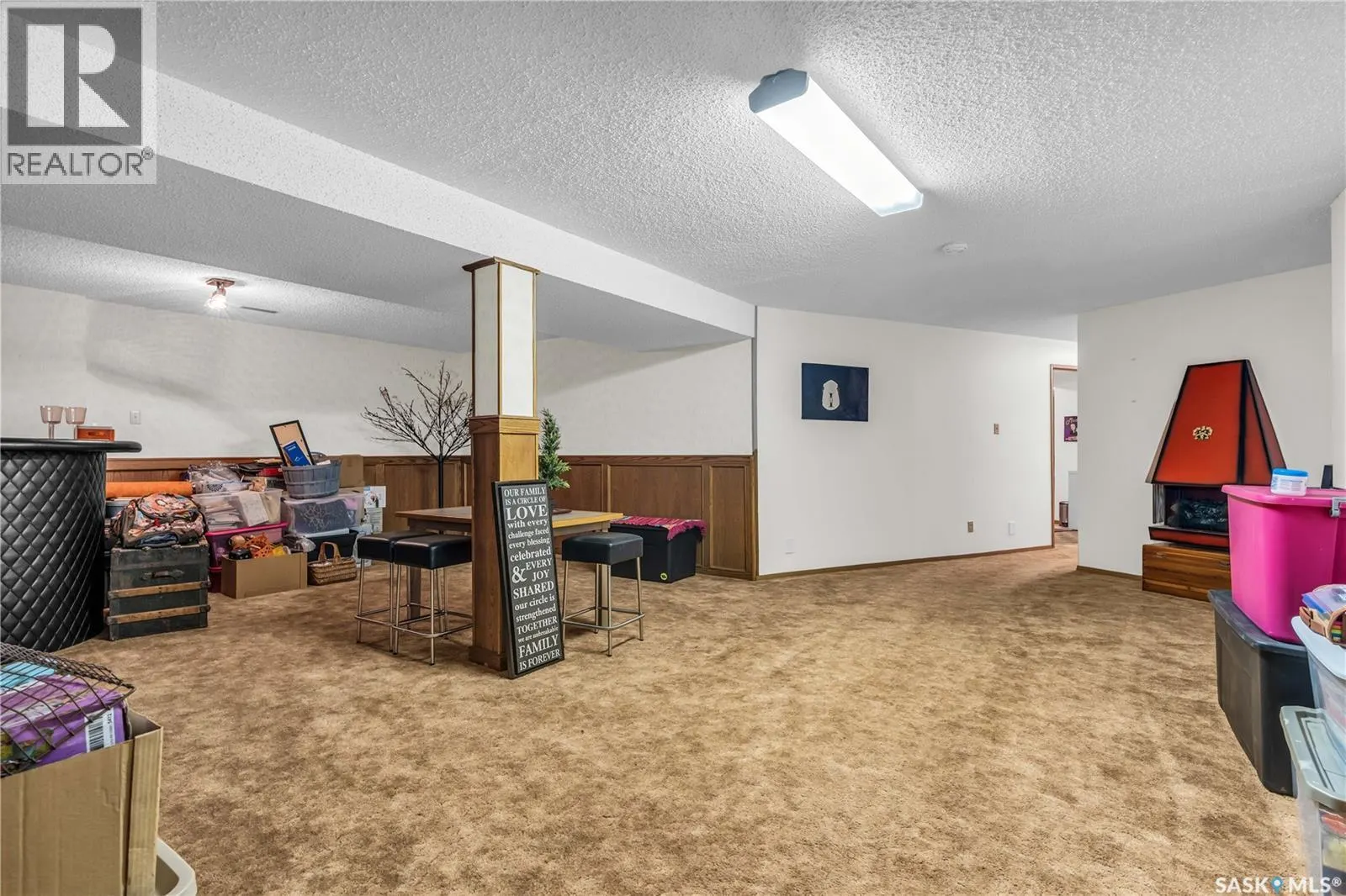 2302 Meadow Lark LANE