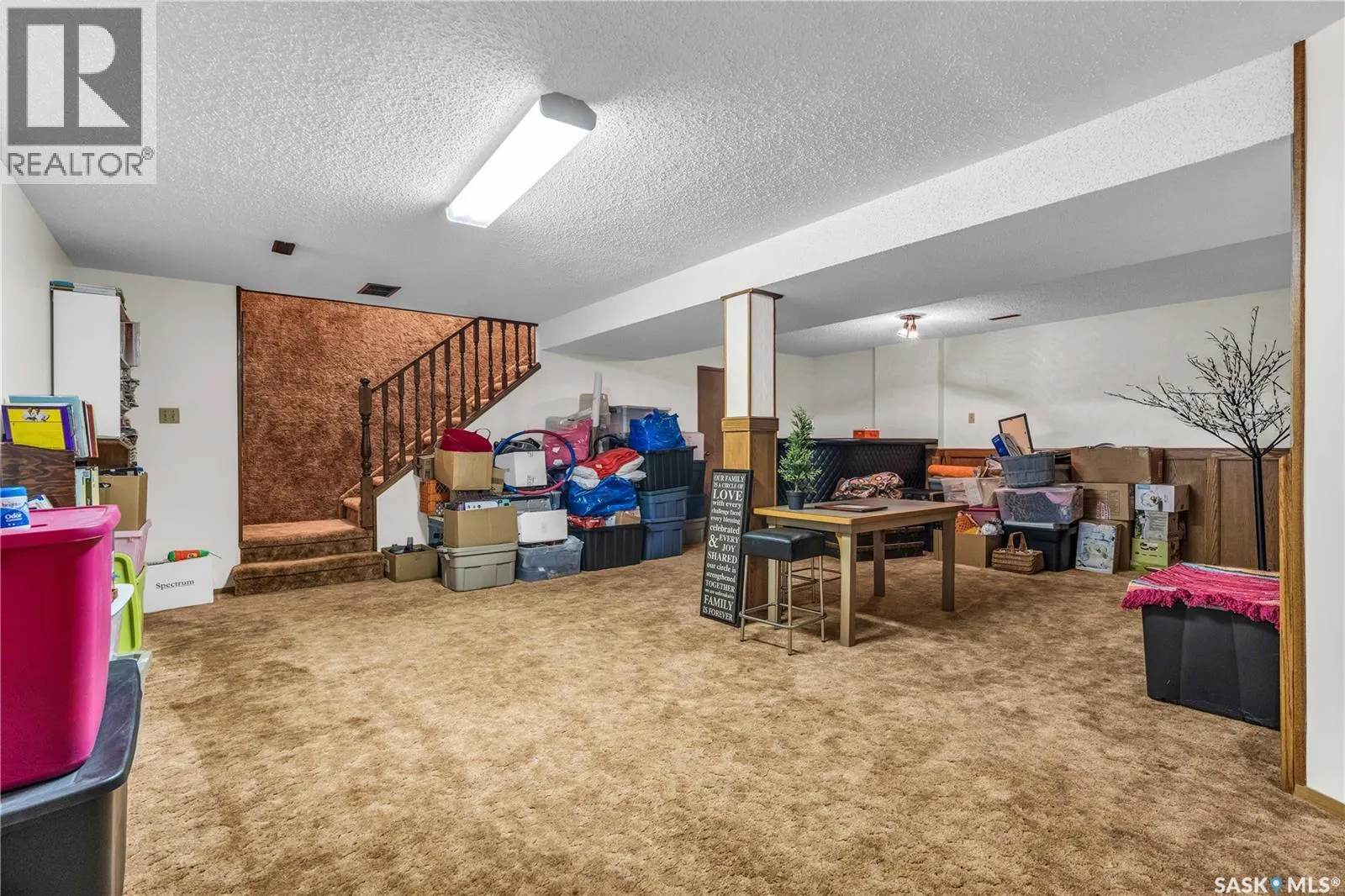 2302 Meadow Lark LANE