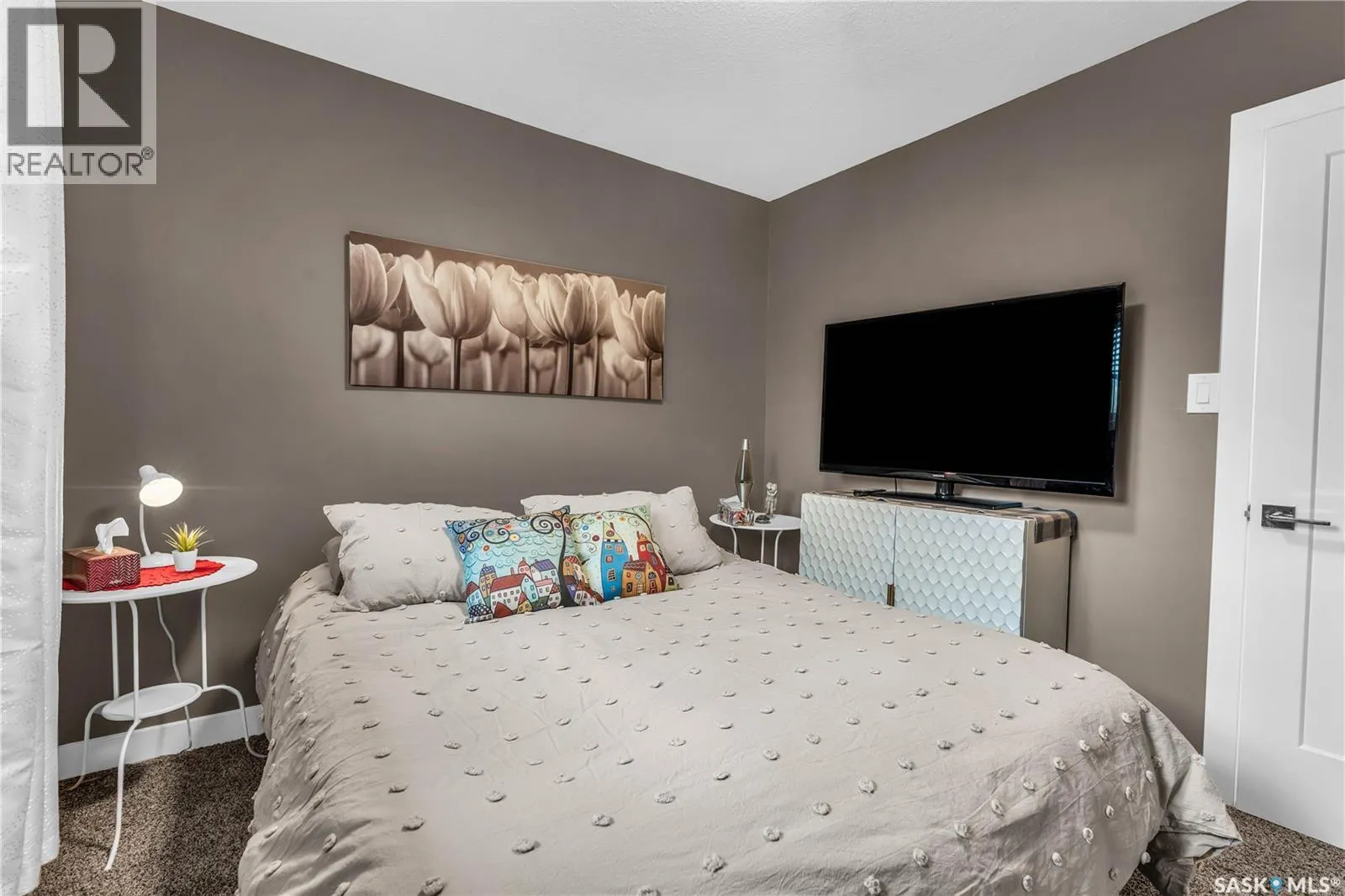 2302 Meadow Lark LANE
