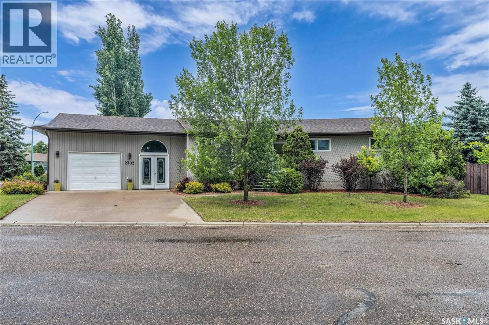 2302 Meadow Lark LANE
