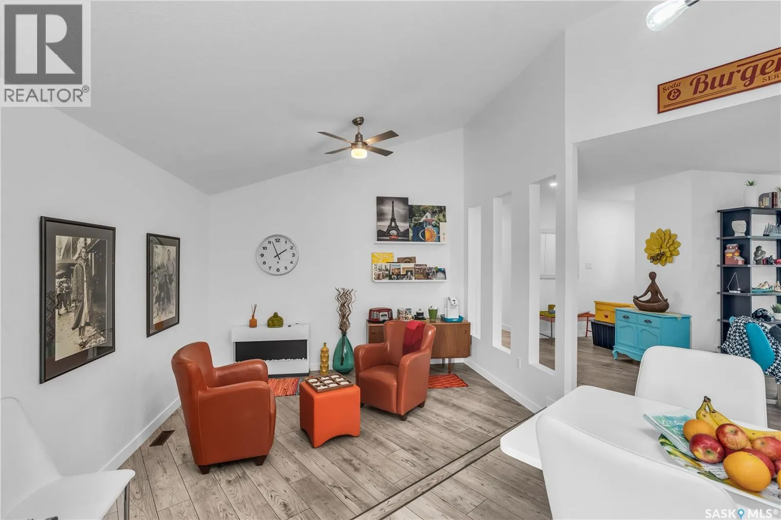 2302 Meadow Lark LANE