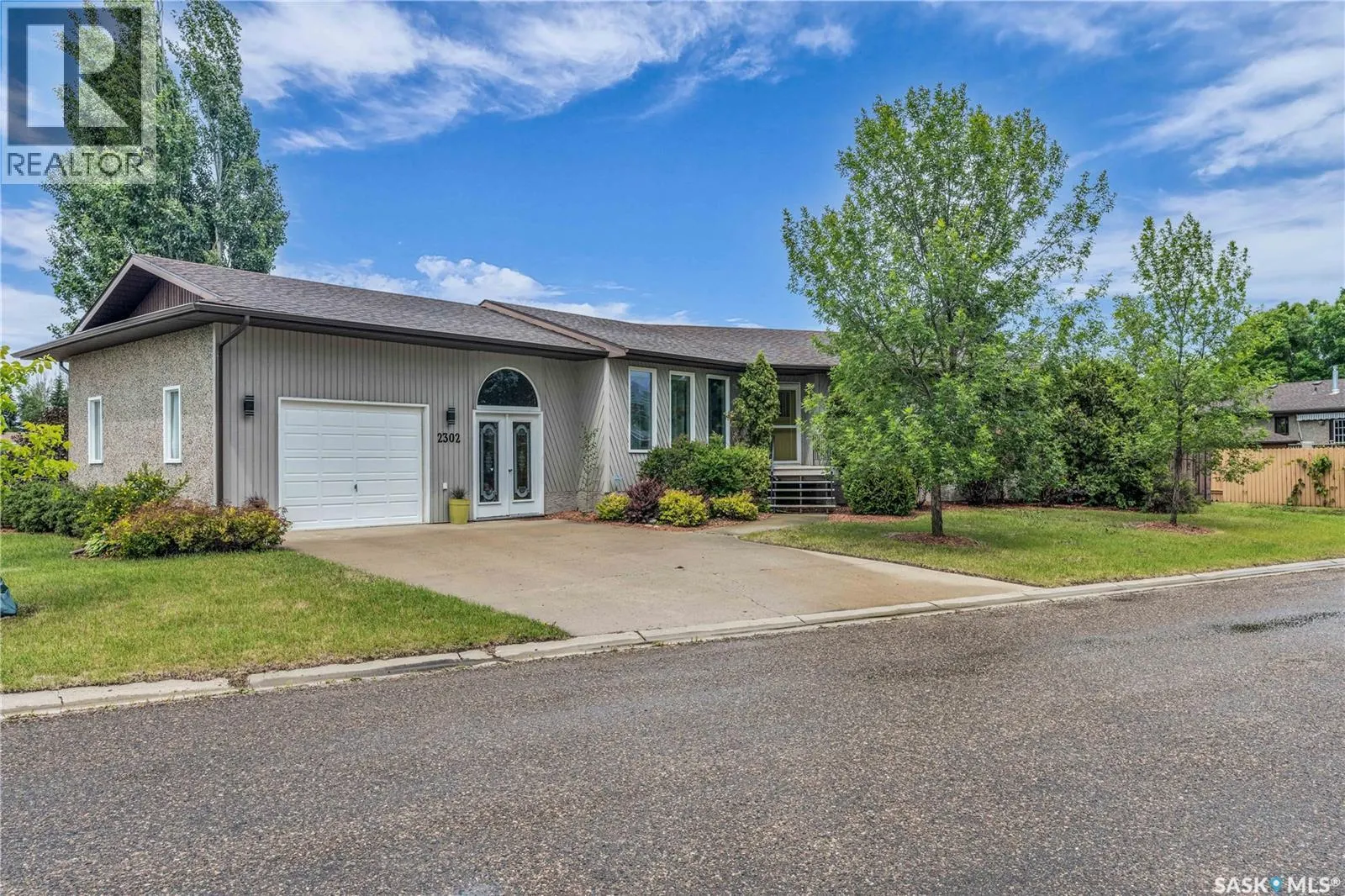 2302 Meadow Lark LANE