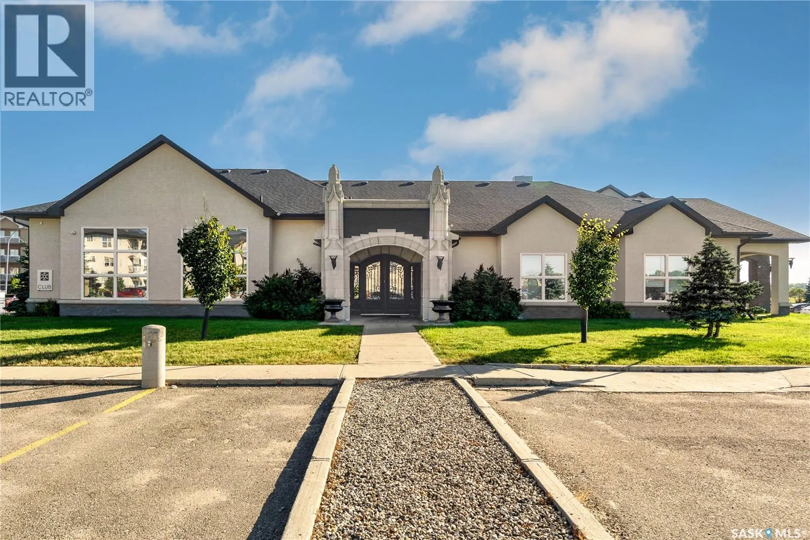 110 1640 Dakota DRIVE