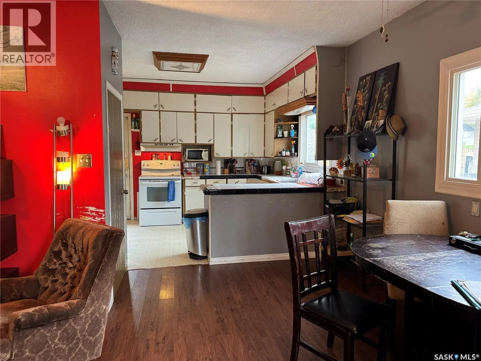 1041 3rd STREET E