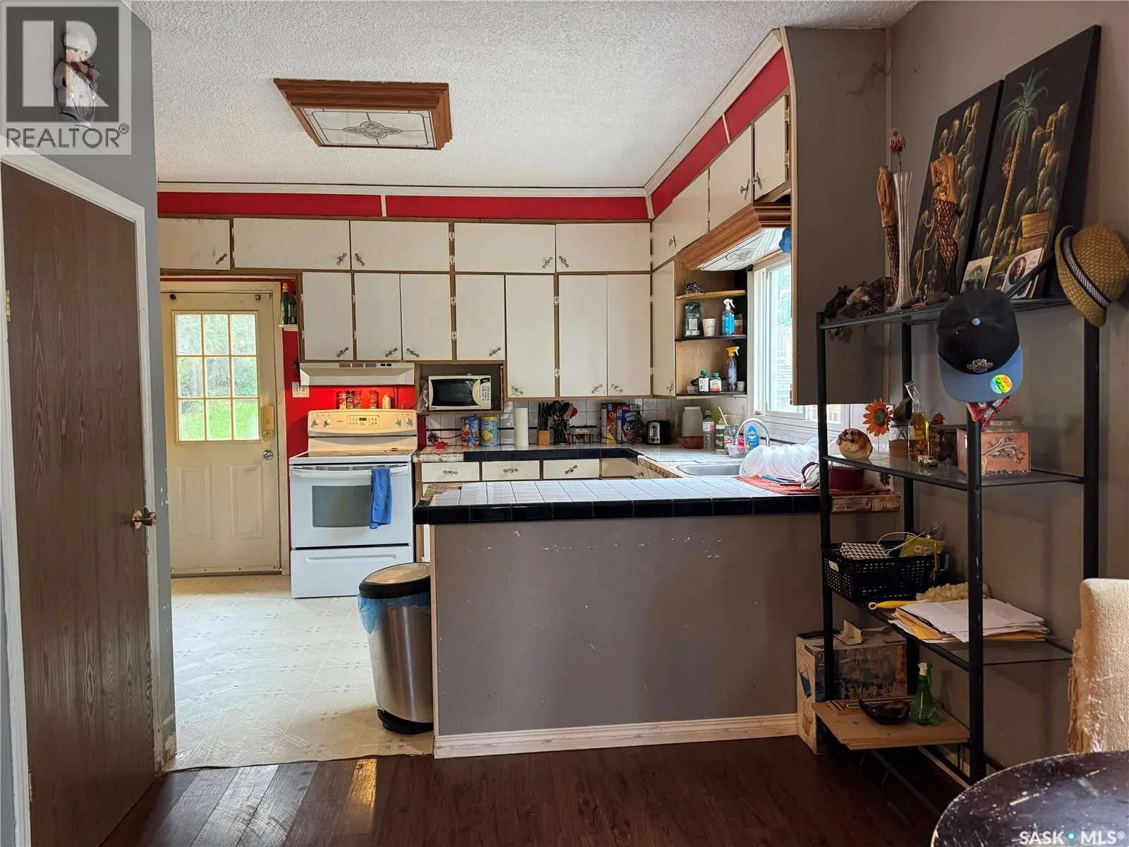 1041 3rd STREET E