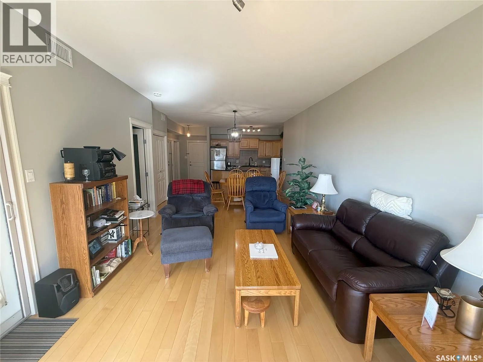 307 615 Saskatchewan CRESCENT W