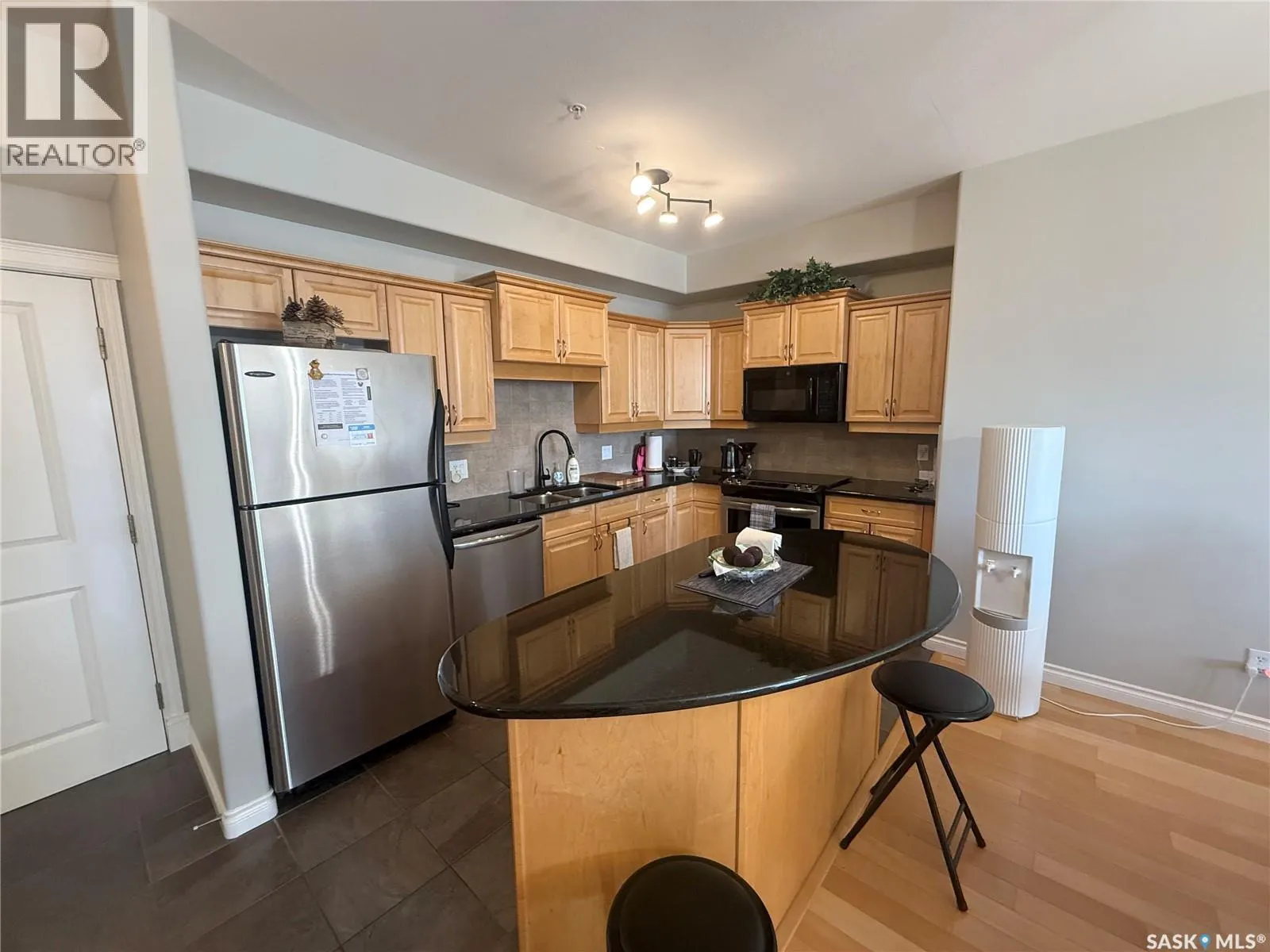 307 615 Saskatchewan CRESCENT W