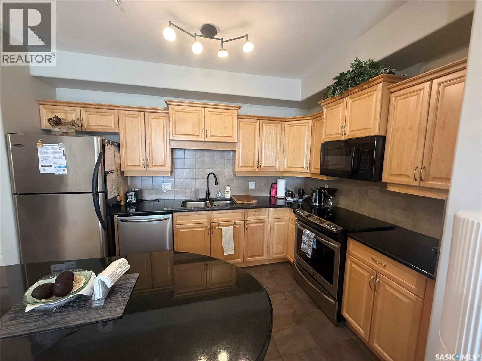 307 615 Saskatchewan CRESCENT W