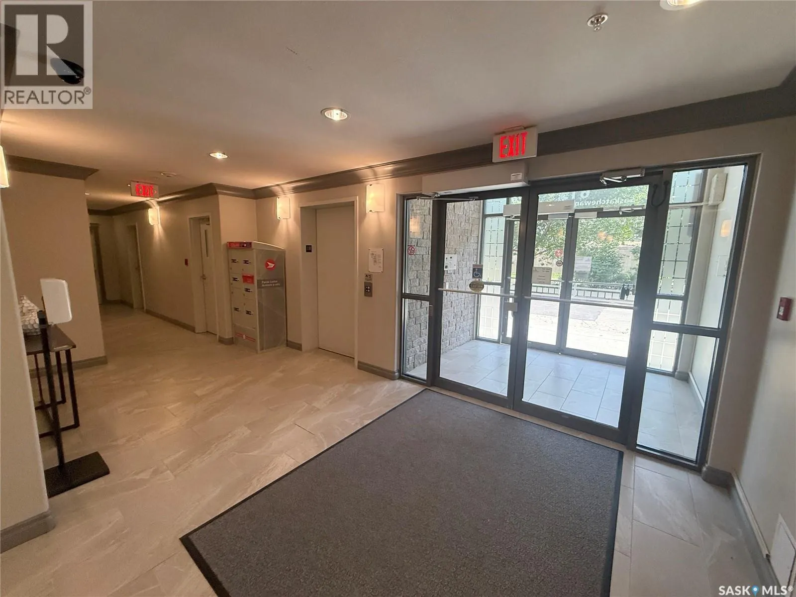 307 615 Saskatchewan CRESCENT W