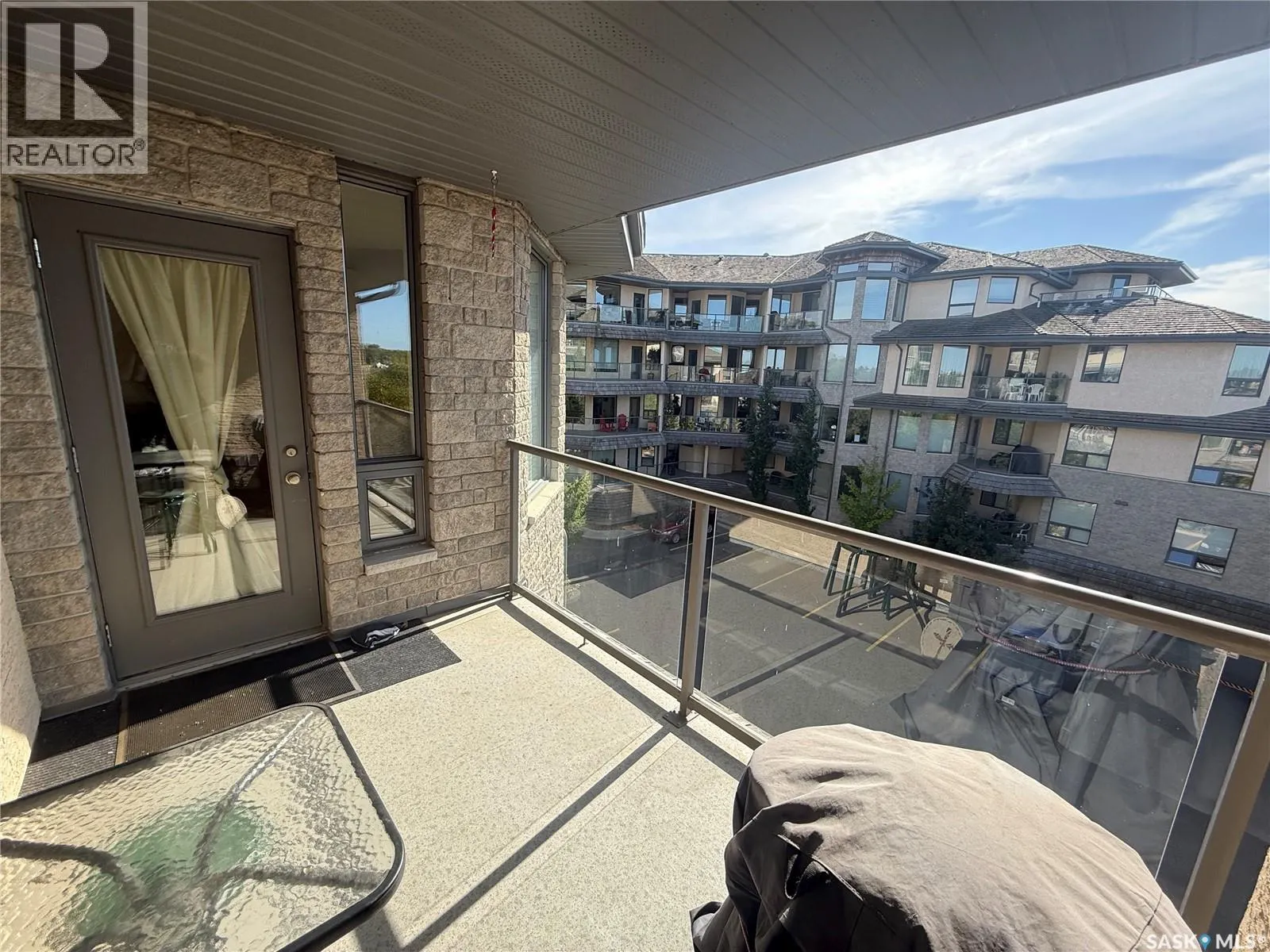 307 615 Saskatchewan CRESCENT W